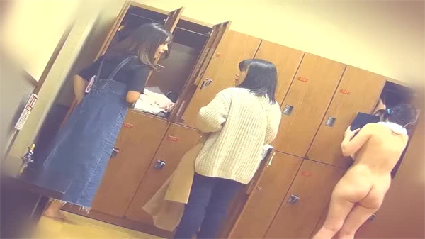 11月新品大众洗浴场女客换衣室封面图