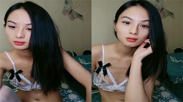 白丝贫乳痴女口交伺候狼友上位坐骑操逼封面图