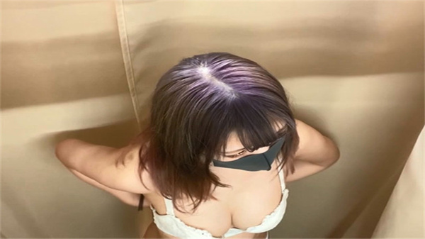 2021最新11月份商场试衣间偷拍流出_封面图