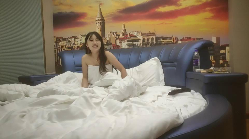 爆操170大二学生妹肤白貌美大腿长封面图