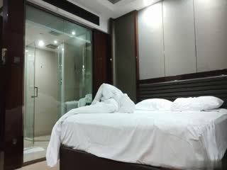 高价23岁尤物至极 射里面 嘴里一直喊给我我要的封面图