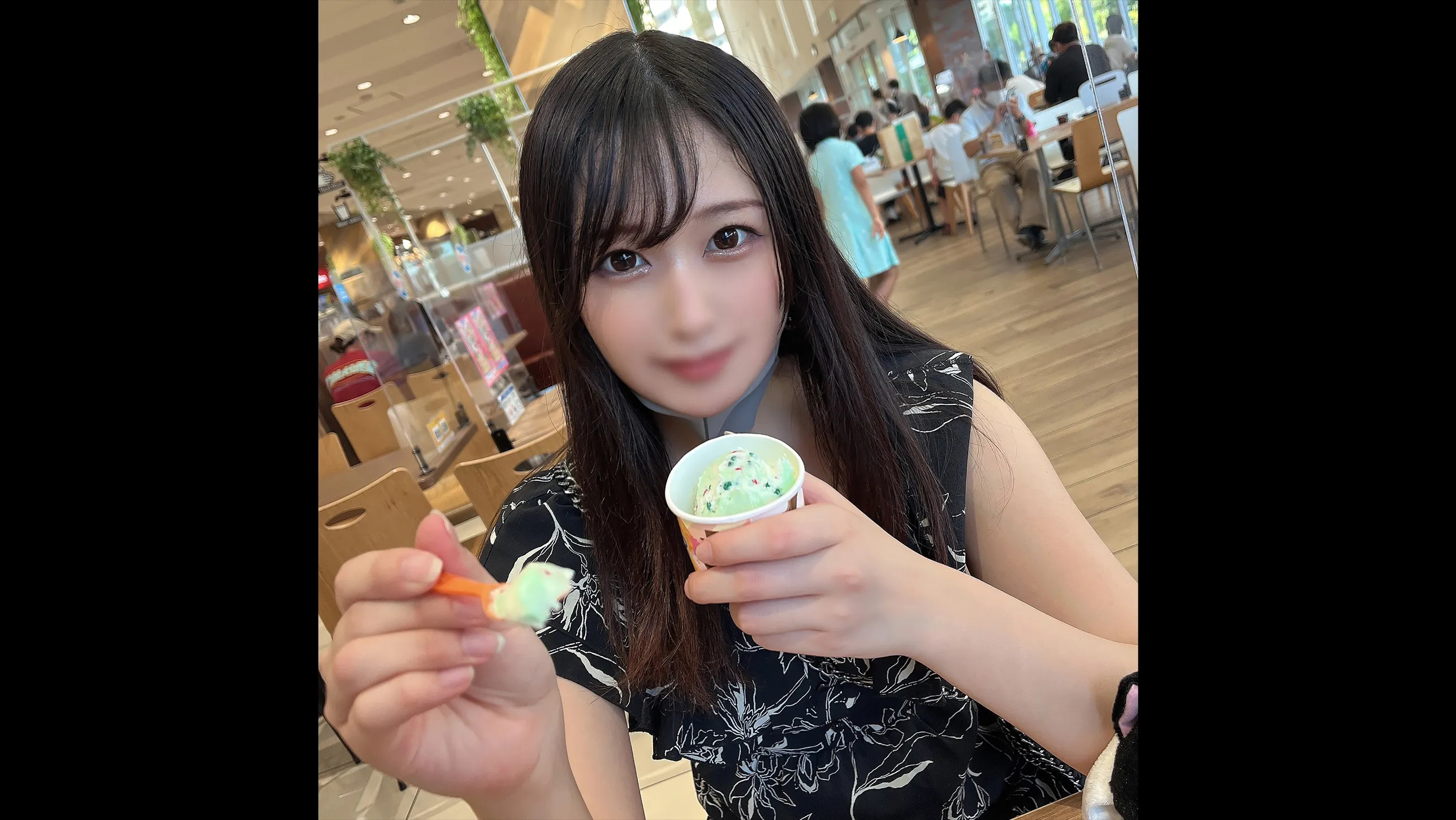 外观·首次拍摄！ ！优雅利落的女大学生被脱光衣服时，美丽的Ecup的巨乳夹在美丽的巨乳之间，白光闪耀的美白身体被封面图