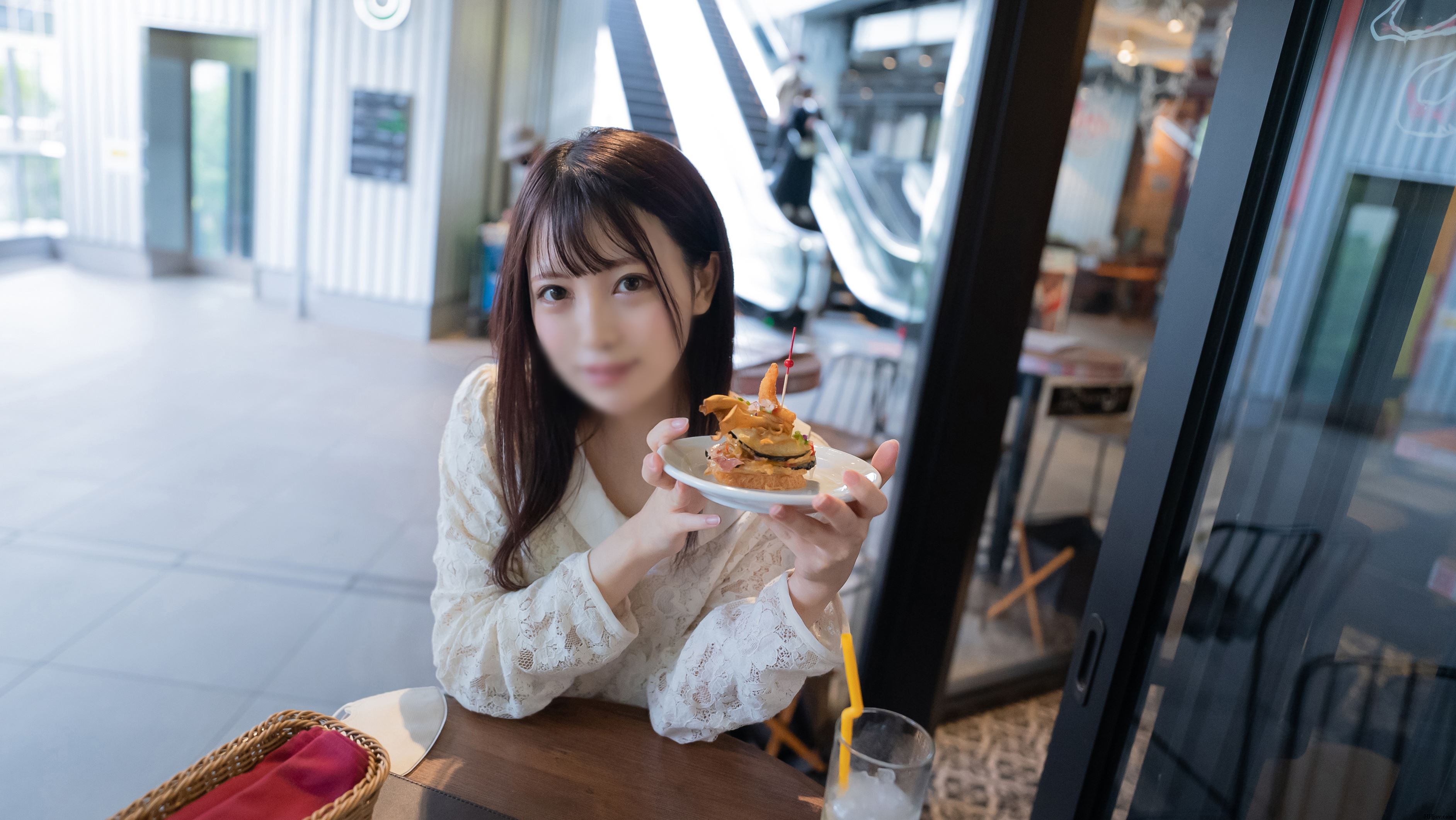 外貌！ ！电影风格！不管说什么都一言不发地服从的美女。女大学生。封面图