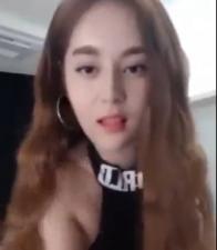 hot girl perfect body show cam封面图