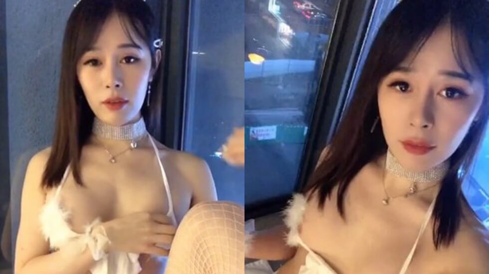 国产TS系列肤白貌美的张思妮超美白色情趣内衣酒店约炮跟直男缠绵封面图