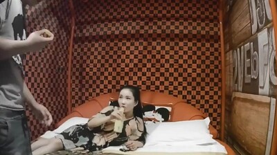 明星级性感美女与公司领导酒店偷情封面图