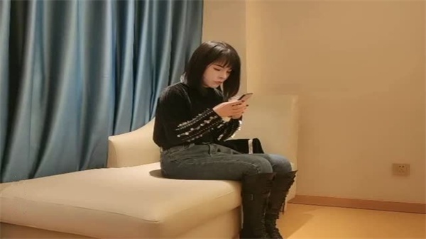 超新星崛起一屌探花高端嫩模穿着靴子好骚封面图