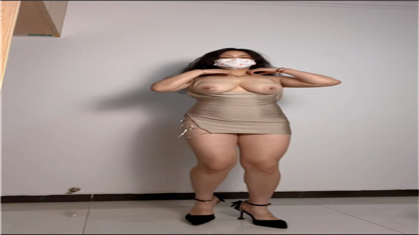 大奶姐姐边跳边脱封面图