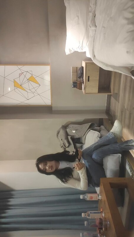 大圈年轻极品女170CM顶级大长腿胖子腰舌吻美女抗拒转战床上怼着骚穴尽情输出封面图