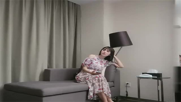 大叔网约170CM极品颜值大长腿美妞坚挺白嫩奶子身材很棒封面图