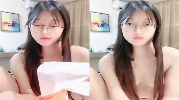 肥臀大奶眼镜妹子淫声荡语撩骚互动近拍掰穴道具玩弄无毛粉穴封面图