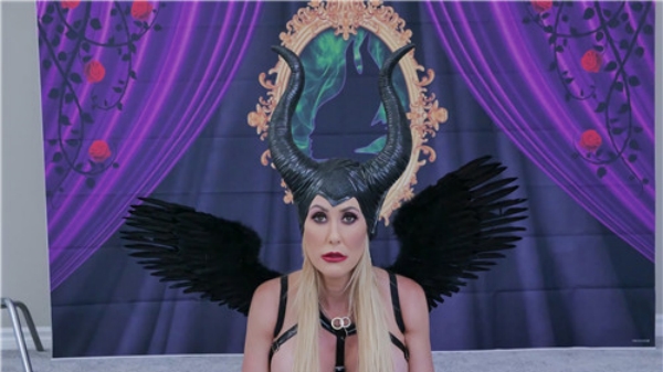 高冷的女巫也有下贱淫荡的一面封面图