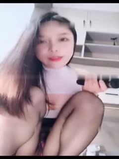 高跟黑丝大奶御姐淫声荡语撩骚互动道具玩弄骚逼封面图