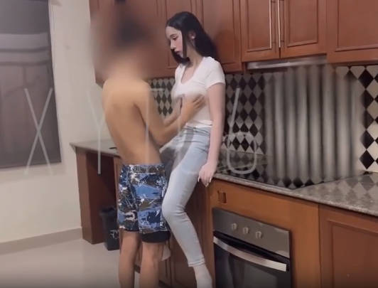 奶大氣又特騷氣的黑髮禦姐，能約到一次也值得了，特別頂封面图