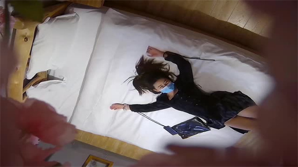 黑客破解偷拍小情侣相约激情啪啪_封面图