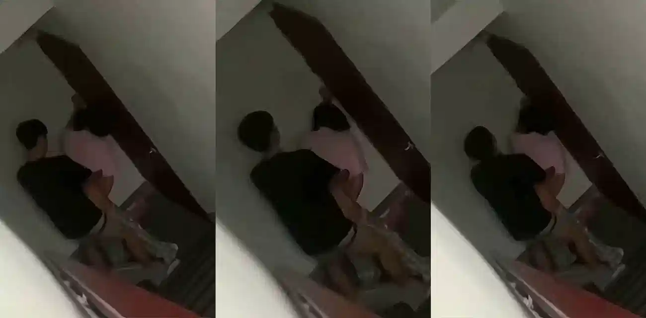 浙江海洋大学图书馆小情侣惊险互动，楼梯间走廊脱裤后入啪啪，呻吟喘息被完美偷拍曝光封面图