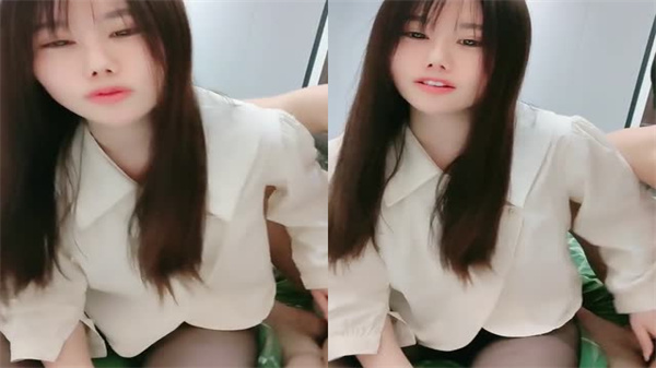 黑丝肥臀小姐姐让狼友扣逼玩弄爆操封面图